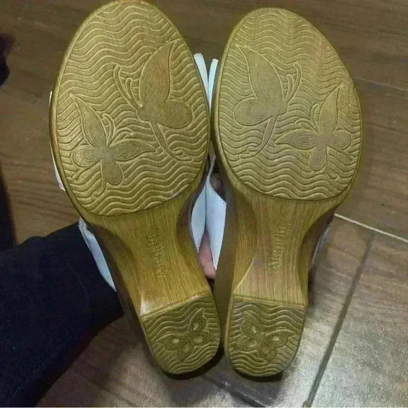 Alegria Linn White Embroidered Wedge Sandals Sz 40/9 - Picture 7 of 7